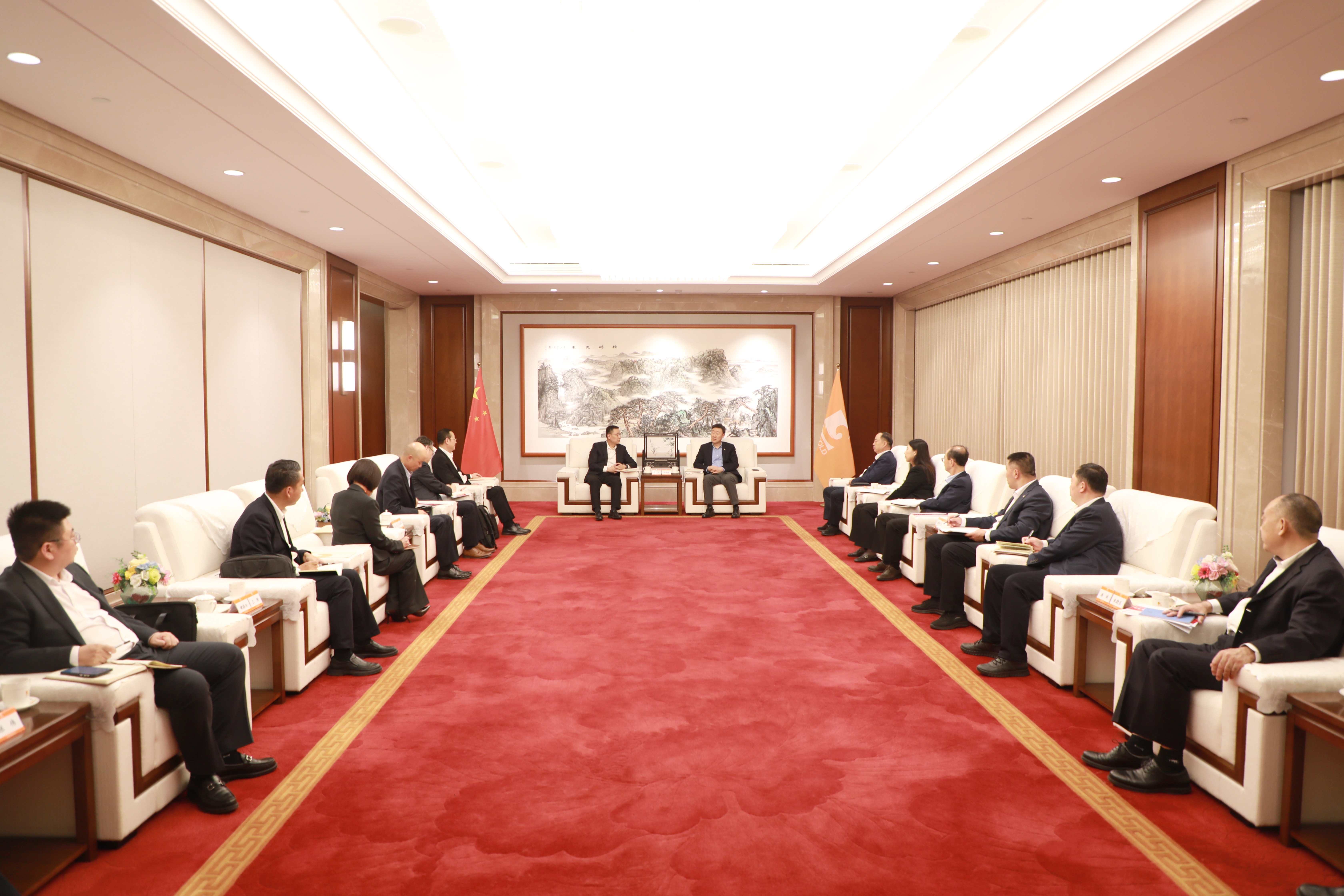 張曉海會見中國人保壽險公司黨委委員、副總裁巴音一行